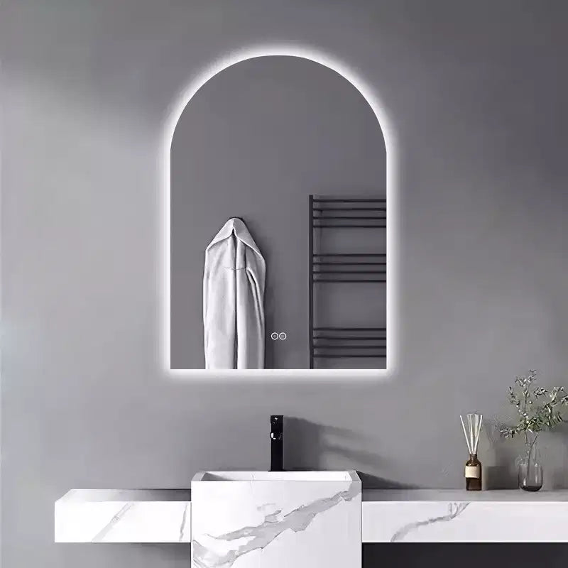 Specchio da bagno a LED senza cornice, anti-appannamento e dimmerabile, con forma ad arco