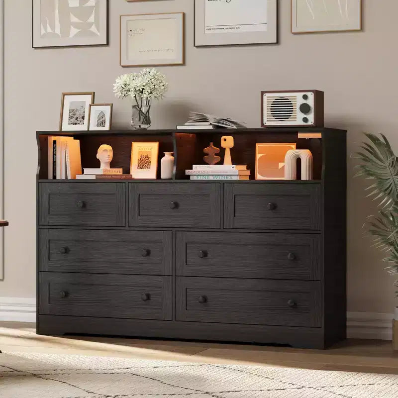Cassettiera in Legno a 7 Cassetti con Stazione di Ricarica USB e Luci a LED - Comò Moderno con 2 Scomparti Aperti per Camera da Letto, Soggiorno, Armadio o Camera dei Bambini
