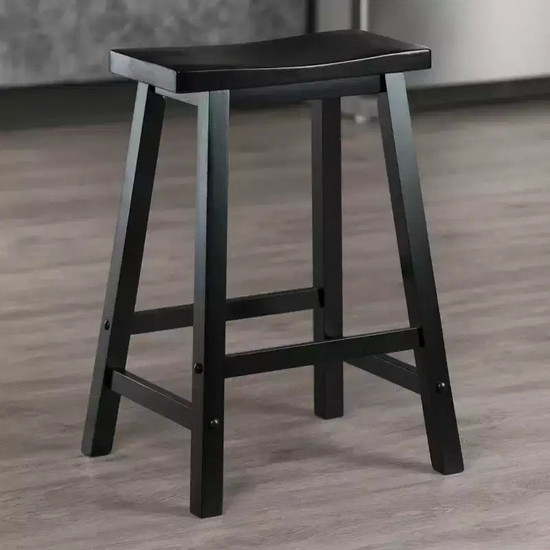 Sgabello da bar da 24" Satori con seduta a sella, altezza bancone